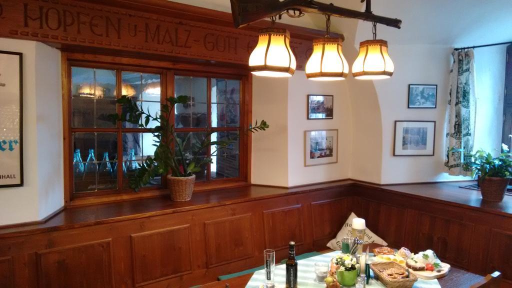 Altstadt- Und Businesshotel Pfaubraeu - Brauereigasthof - Fruehstuecksbuffet - Kostenfreie Radgarage - Hunde Willkommen 3* Trostberg an der Alz