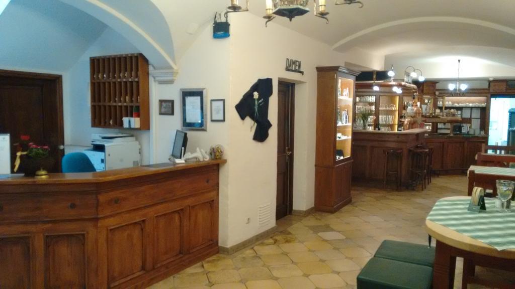 Hotel Altstadt- Und Businesshotel Pfaubraeu - Brauereigasthof - Fruehstuecksbuffet - Kostenfreie Radgarage - Hunde Willkommen