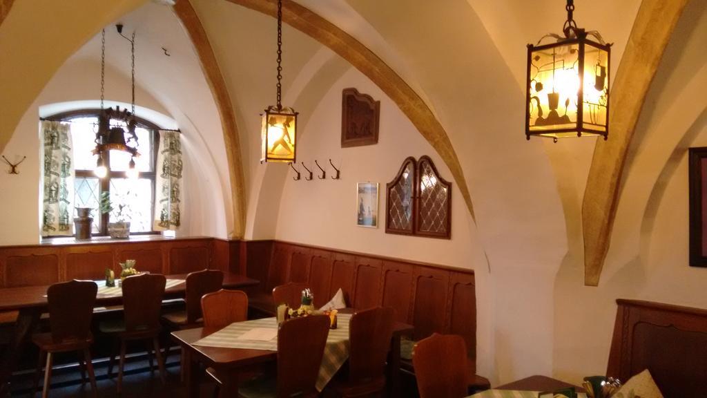 Altstadt- Und Businesshotel Pfaubraeu - Brauereigasthof - Fruehstuecksbuffet - Kostenfreie Radgarage - Hunde Willkommen